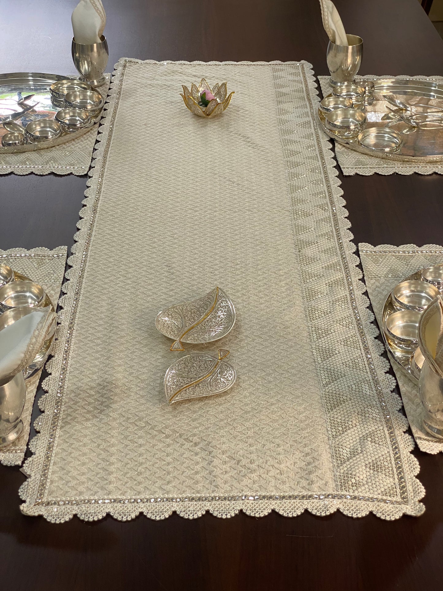 KR-47 Table Runner