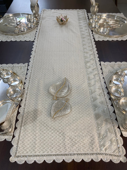 KR-47 Table Runner
