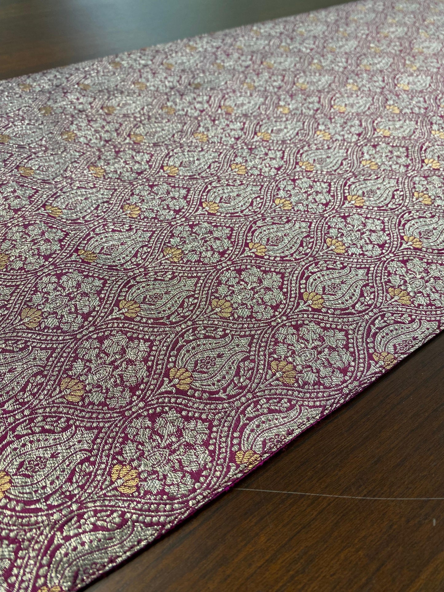 KR - 35 Table Runner