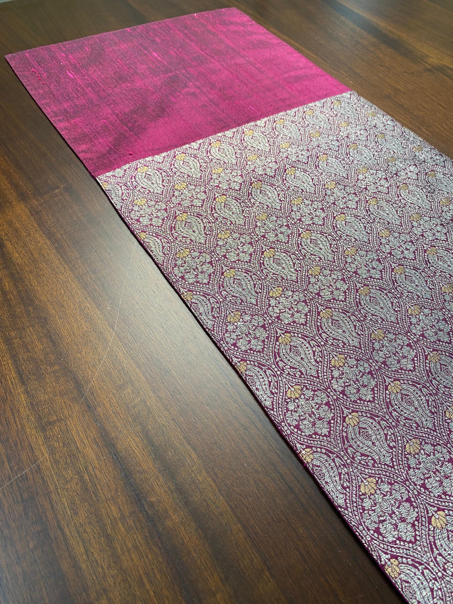 KR - 35 Table Runner